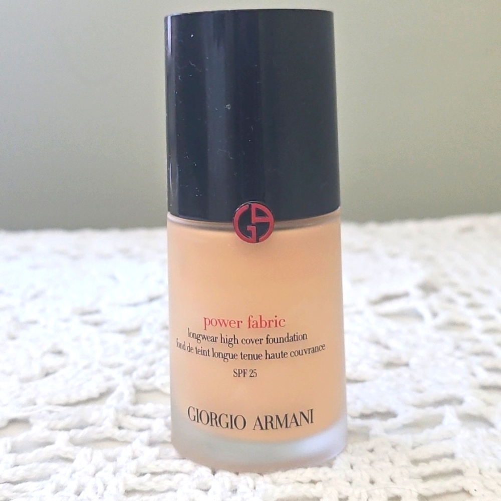 GIORGIO ARMANI POWDER FABRIC FOUNDATION SHADE (3.25)